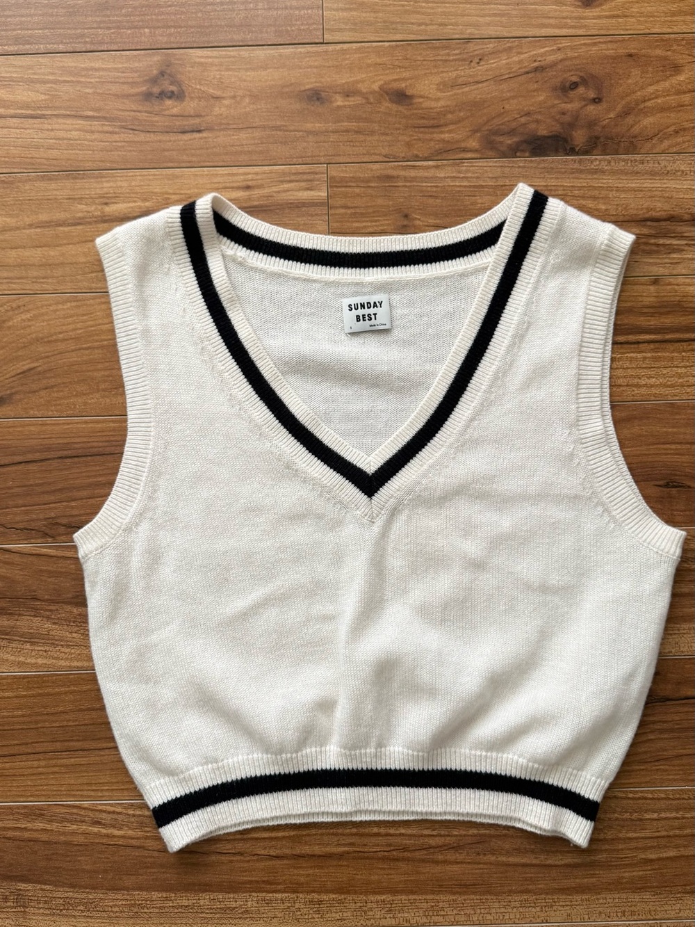 Sunday Best Aritzia V-Neck Knit Sweater Vest - Cream/Black Trim - Size Small